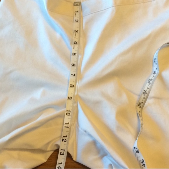 Alfred Dunner, Women’s, white, size 12P pants. - Picture 2 of 12